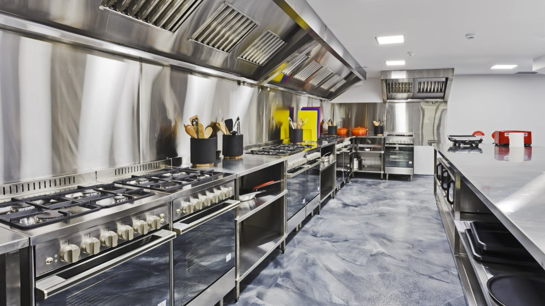 Why Choose Hospitality Connect for Your Commercial Custom Solutions?